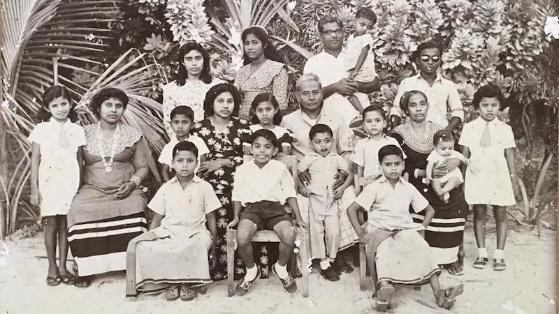 Fotografie maledivské rodiny z archívu Xaviera Romera-Friase