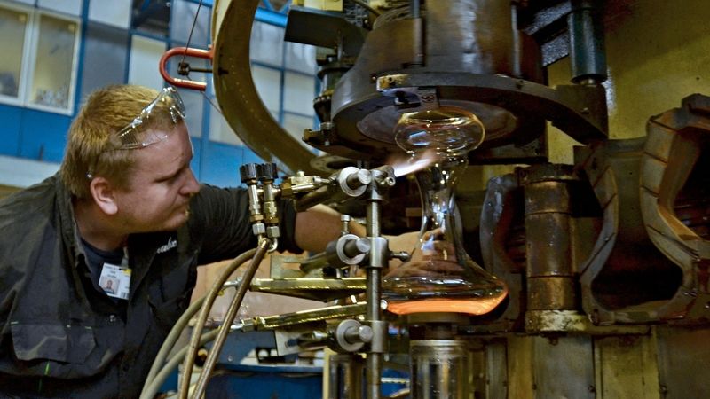 Podmínky v českém zpracovatelském průmyslu se v lednu zhoršily