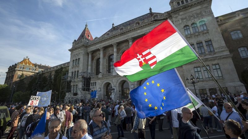 Protivládní protest v Budapešti. Nejhůře ze zemí Visegrádské čtyřky hodnotí vývoj ve své zemi právě Maďaři. 