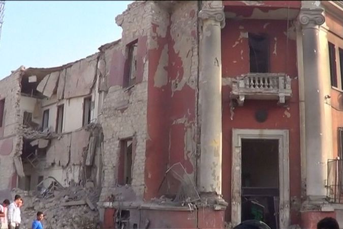 BEZ KOMENTÁŘE: Výbuch u italské ambasády v Káhiře si vyžádal jednu oběť