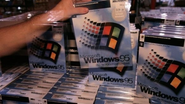 Windows 95 se do prodeje dostaly 24. srpna 1995.