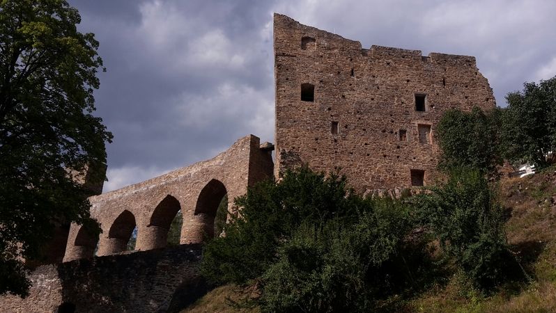 Turisté vzali na závěr sezony hrad Velhartice útokem