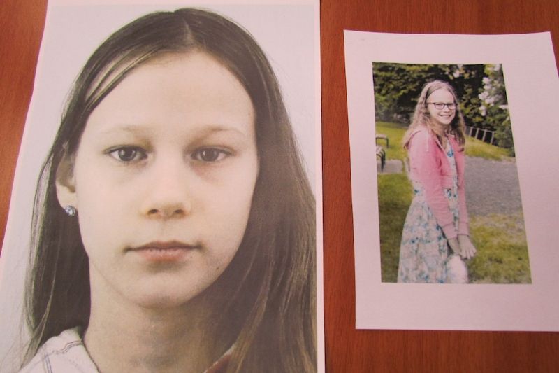 Zmizelá dívka na fotografiích, které má policie k dispozici