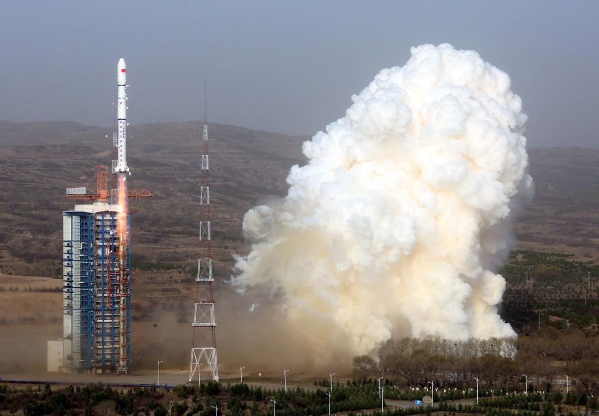 Úterní start čínské rakety se satelity, 30. dubna, 0:52 SELČ