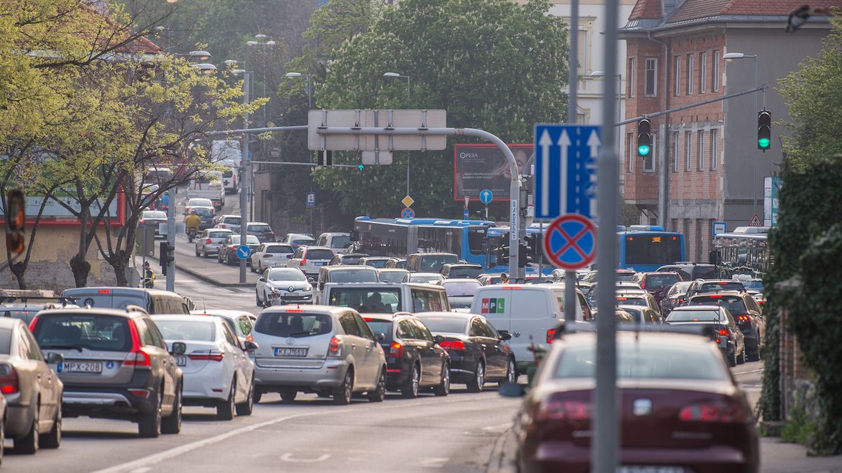 Odstraňování bomb způsobilo v Budapešti dopravní komplikace.