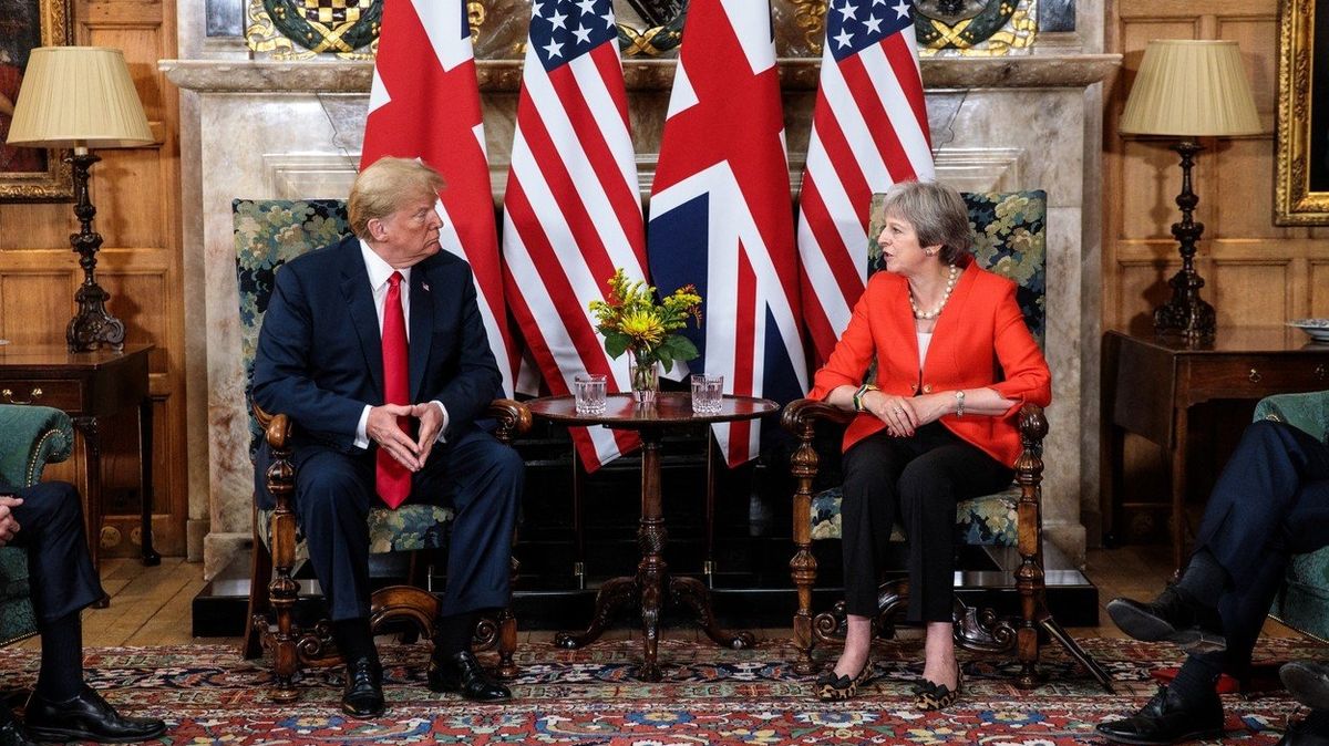 Donald Trump a Theresa Mayová, červenec 2018