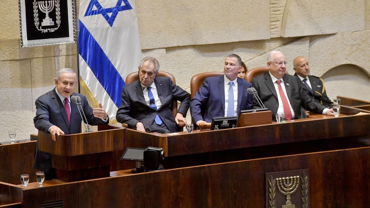 Prezident Miloš Zeman v izraelském Knesetu. Hovoří izraelský předseda vlády Benjamin Netanjahu