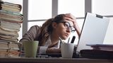 Pracovní stres způsobuje přibírání na váze. U žen mnohem častěji