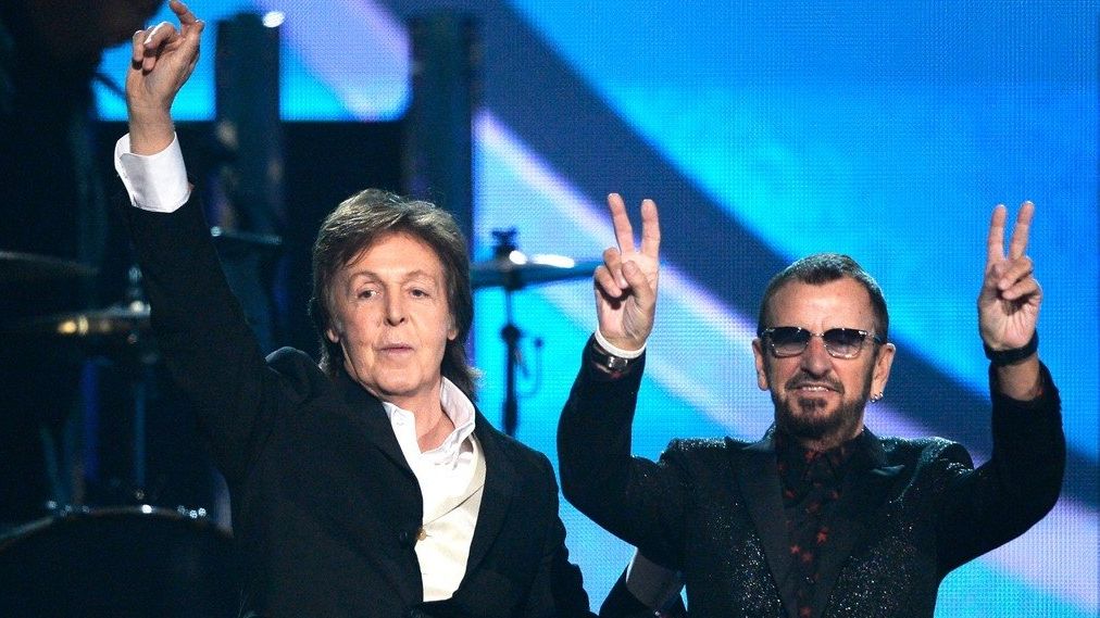 Paul McCartney a Ringo Starr jsou stále kamarádi a výjimečně spolu, jednou za pár let, také vystoupí.