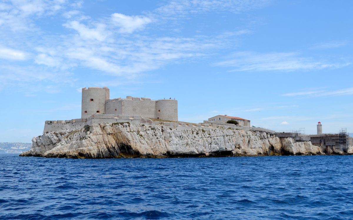 V pevnosti If byl vězněn románový hrabě Monte Christo.