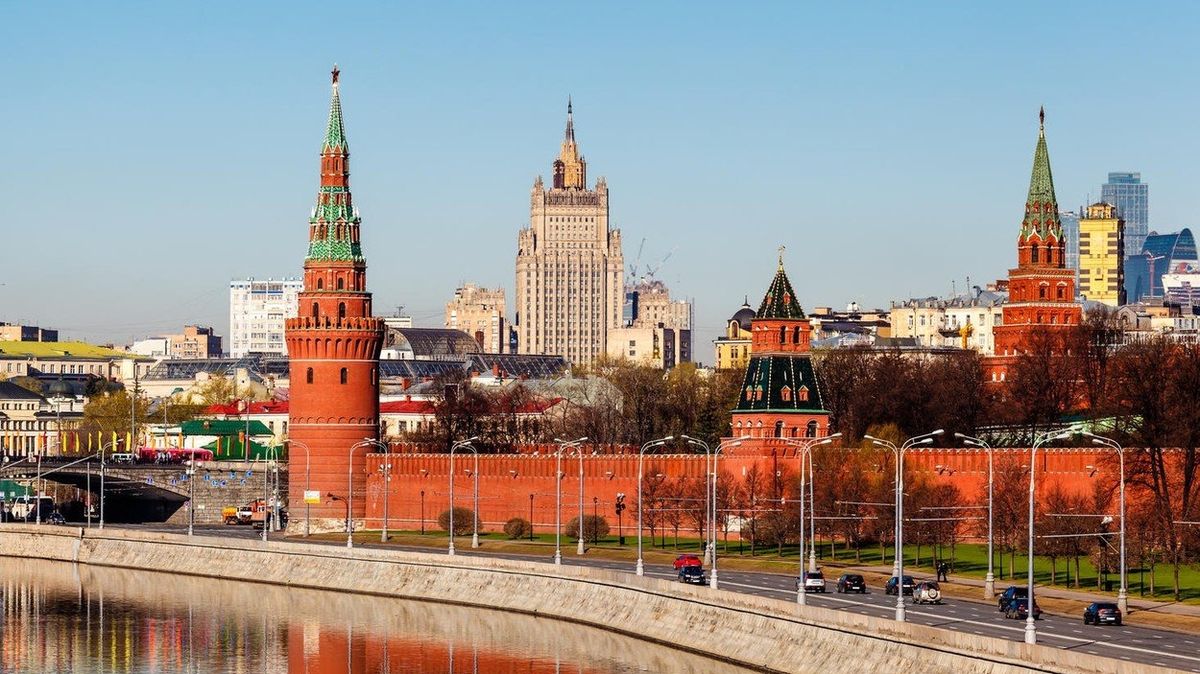 Kreml a budova ruského ministerstva zahraničí