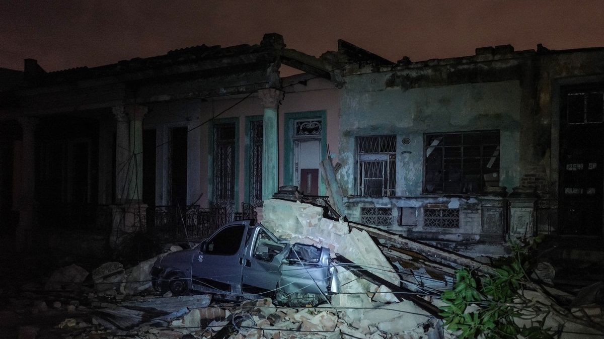 Kubu v neděli večer zasáhlo tornádo. Nejvíce postiženou oblastí je Havana a okolí.