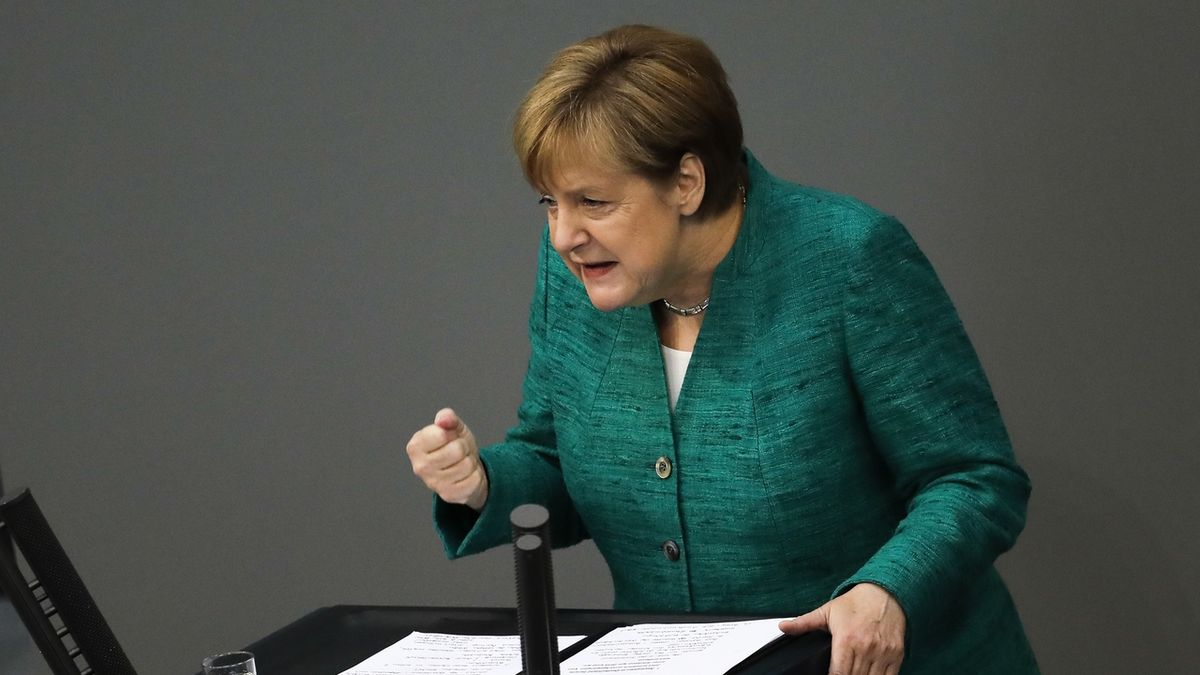 Německá kancléřka Angela Merkelová během projevu ve Spolkovém sněmu. 