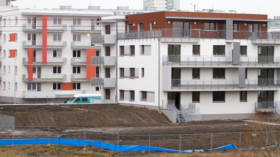 Na nový byt v Praze je potřeba 16 ročních mezd