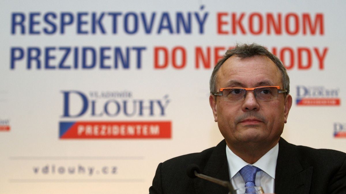 Vladimír Dlouhý chtěl v roce 2012 kandidovat na prezidenta.
