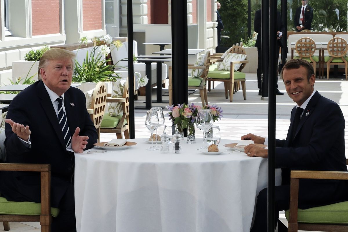 Americký prezident Donald Trump a jeho francouzský protějšek Emmanuel Macron