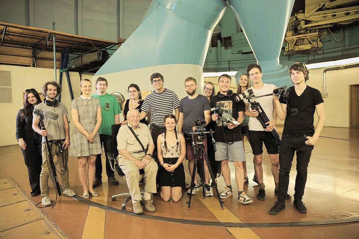 Snímek z natáčení dokumentu studenty Slezské univerzity (v kopuli Perkova dalekohledu v Ondřejově)