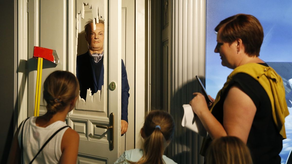 Otevření první pobočky muza voskových figurín Madame Tussauds v Praze.