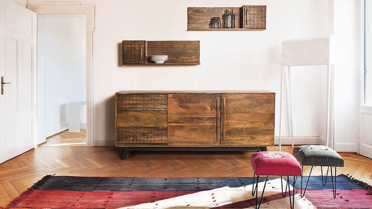 Typ masivního dřeva, povrchová úprava a struktura určují i styl nábytku, interiéru.