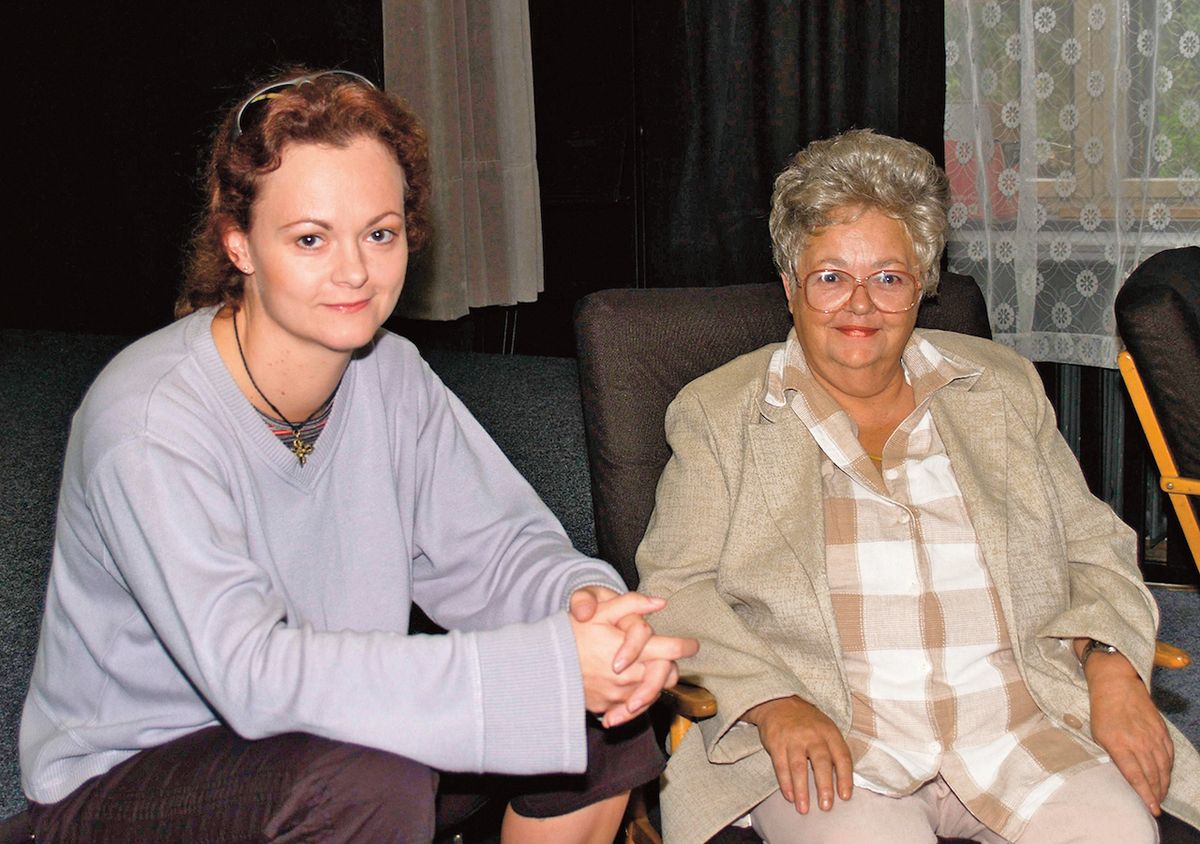 V televizním pořadu Osudy hvězd se před deseti lety objevila i s maminkou Danielou Hlaváčovou.