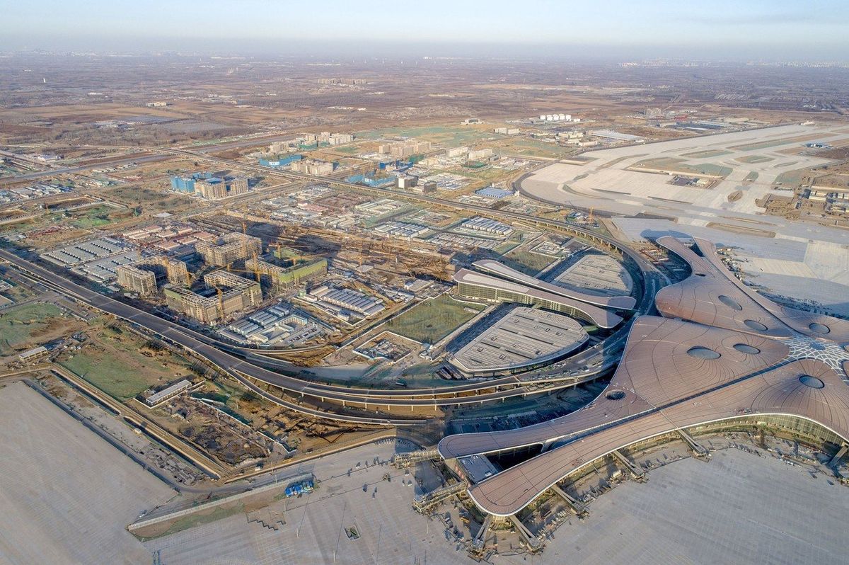 Letiště je navrženo tak, aby kolem něj mohly dále pohodlně vyrůstat nové části města.