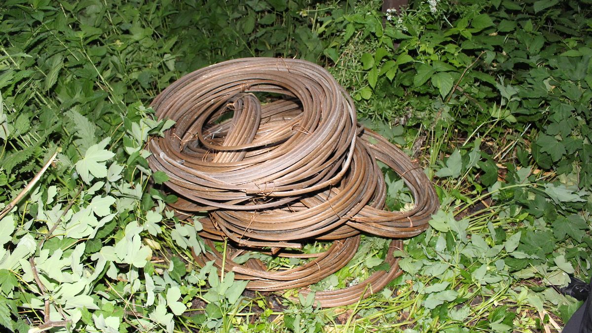 Na železniční trati v Přerově někdo ukradl dva kilometry kabelů