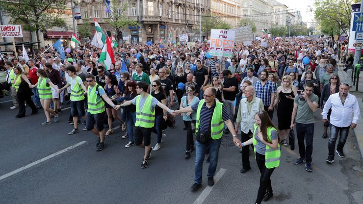 Účastníci sobotního protestu v Budapešti
