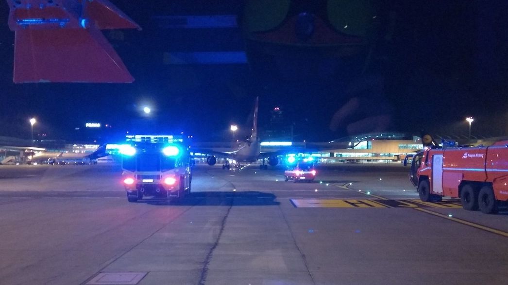 Letadlo, které v sobotu nouzově přistálo v Praze.
