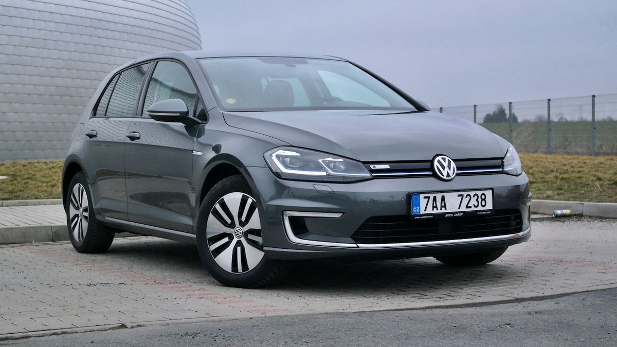 Volkswagen Golf současné generace, zde v elektro-verzi e-Golf