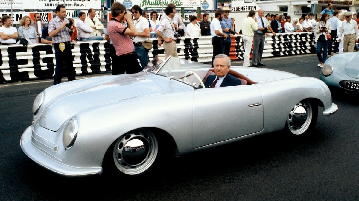 Porsche 356, první sériově vyráběné auto nesoucí jméno slavného konstruktéra, slaví 75 let