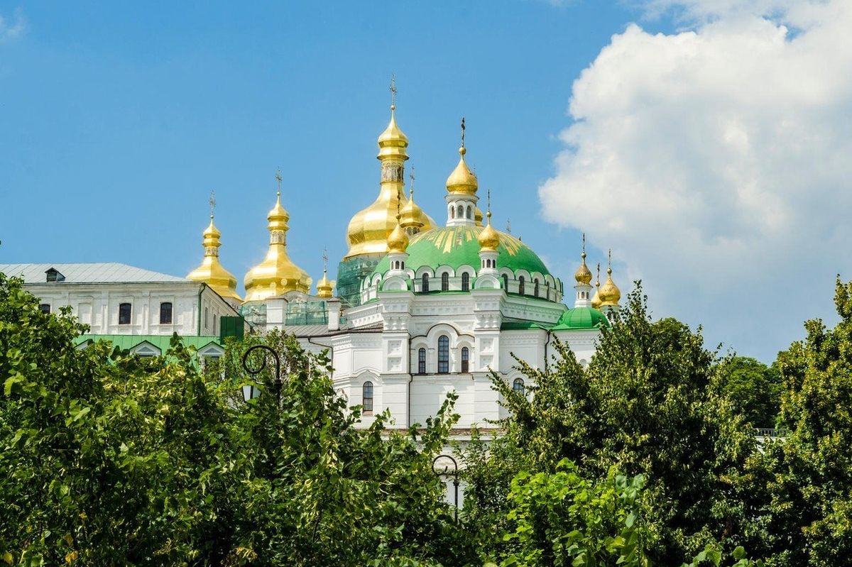 Kyjevskopečerská lávra je pravoslavný klášterní komplex v Kyjevě, založený roku 1051 poustevníky Feodosijem a Antonijem Pečerským. Je zapsán na seznamu Světového dědictví UNESCO.