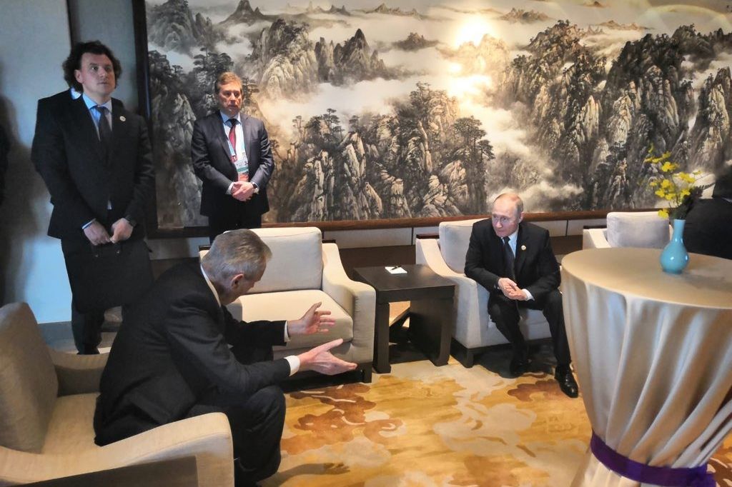 Prezident Miloš Zeman a ruský prezident Vladimir Putin v Pekingu.