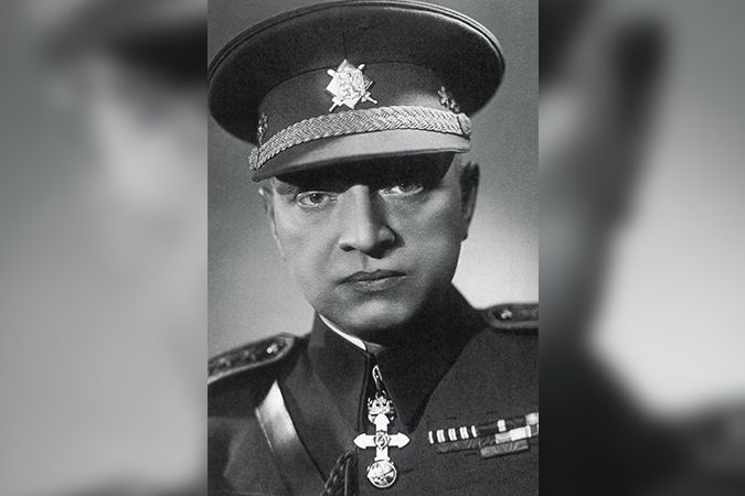 Emanuel Moravec v uniformě plukovníka generálního štábu (1935).