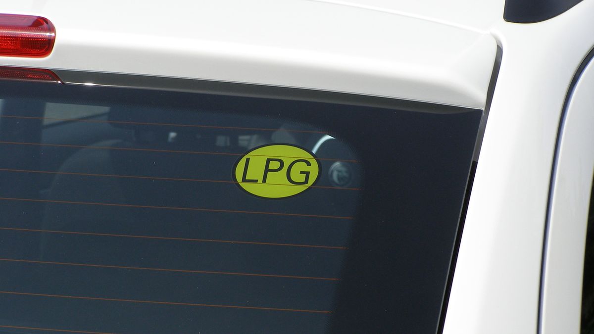 Vozidla s pohonem na LPG a CNG musí být patřičně označena.