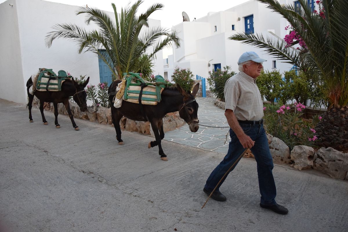 Jízda na oslech je na řeckých ostrovech stále velmi populární.