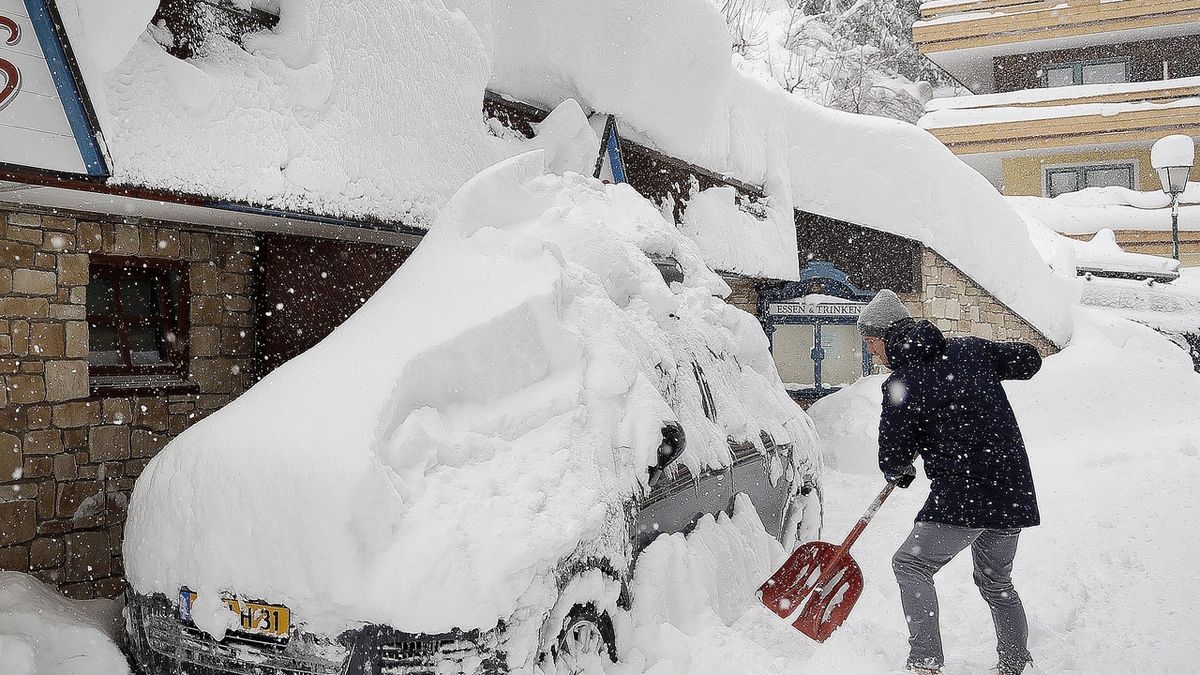 Sníh nepřestává zasypávat ani Rakousko. Na snímku Vilzmoos