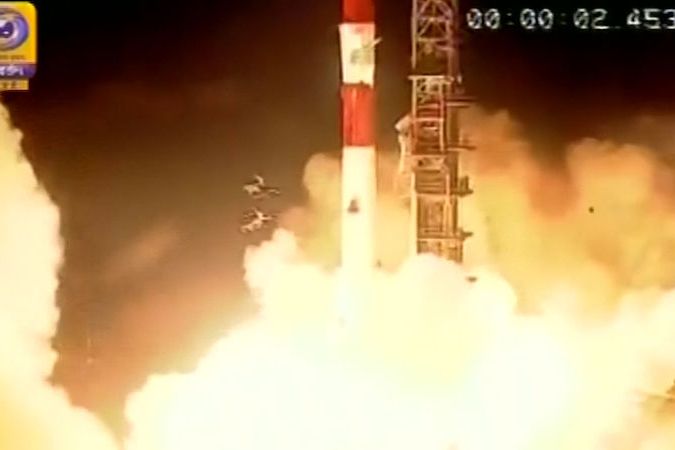 BEZ KOMENTÁŘE: Indie vyslala do kosmu svůj nejlehčí satelit, váží pouhých 1,26 kilogramů