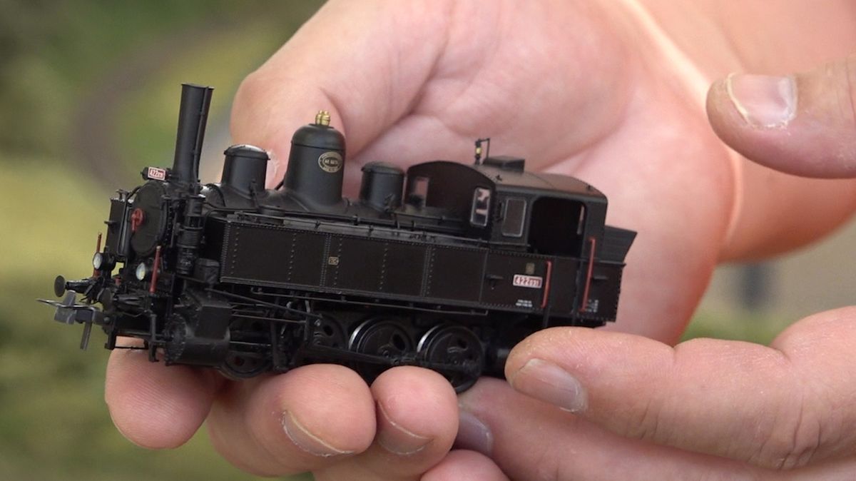 Jeden z nejstarších modelů je lokomotiva řady 422.0. 