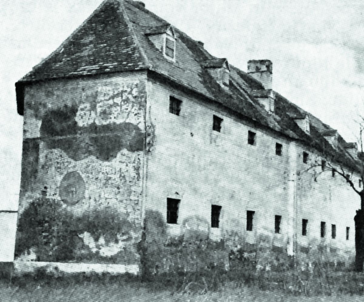 Rakouská vojenská věznice byla jiná. V této budově v Möllersdorfu Rašín trpěl hlady.