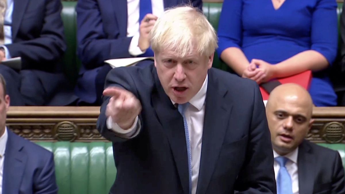 Premiér Boris Johnson během svého prvního premiérského projevu v britském parlamentu 