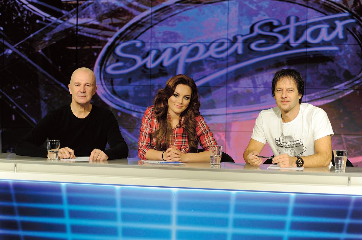 V roce 2013 usedla s Ondřejem Soukupem a Paľem Haberou v porotě SuperStar.