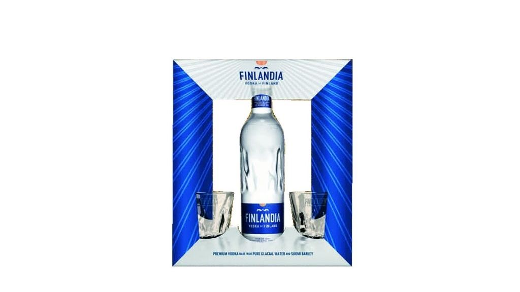 Finlandia vodka má novou designovou láhev. Je vyrobena z ječmene, který zraje pod paprsky půlnočního slunce, jež v létě po celých 72 dní nezapadá. Po spojení s pramenitou vodou filtrovanou přes ledovec starý 10 000 let se 50 dní destiluje, 399 Kč.