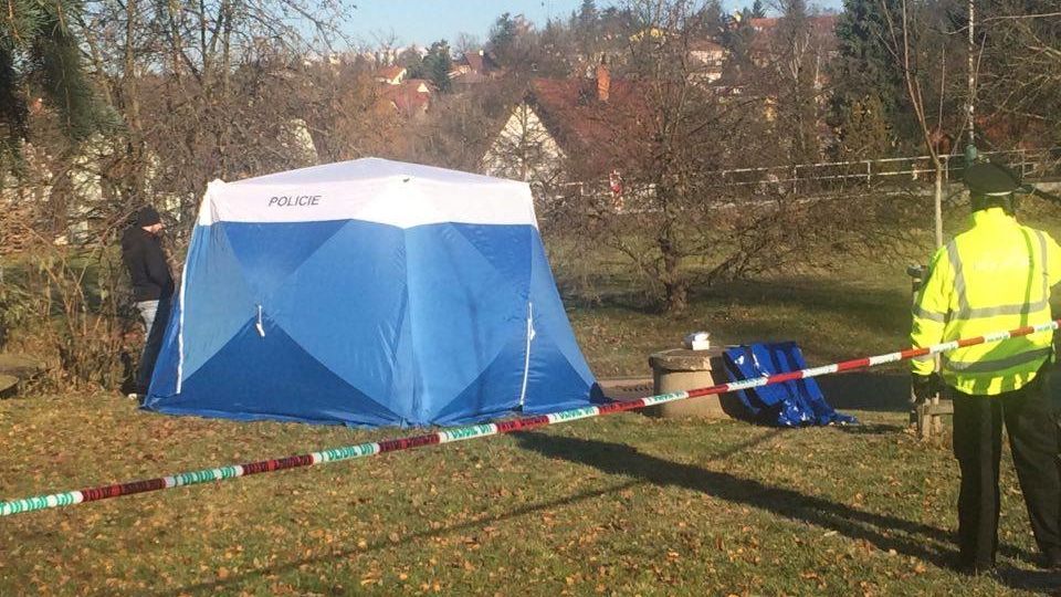 Na Táborsku našli mrtvou ženu. Policie hledá podezřelého z napadení