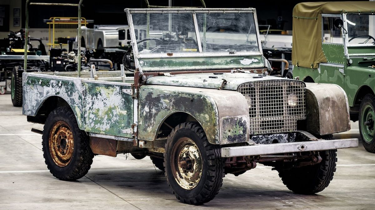 Land Rover určený k renovaci, původem z roku 1948