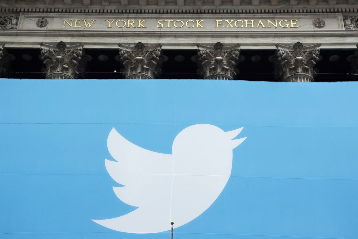 Na archivním snímku logo Twitteru při uvedení akcií na burzu v New Yorku