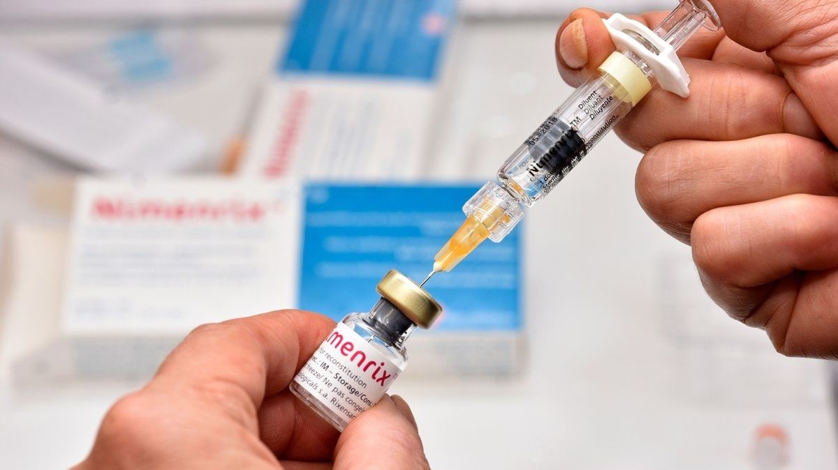 Očkování proti meningitidě by mohlo být plošné