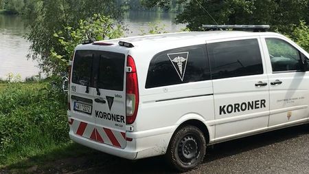 Koronerka ji prohlásila za mrtvou. Žena z Plzně v rakvi otevřela oči 