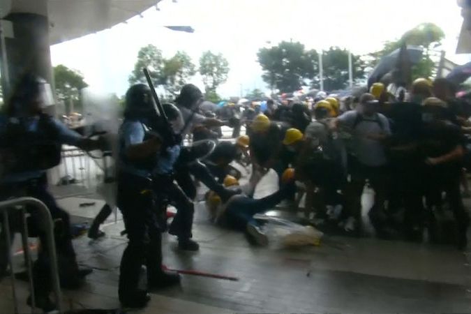 BEZ KOMENTÁŘE: Protesty v Hongkongu