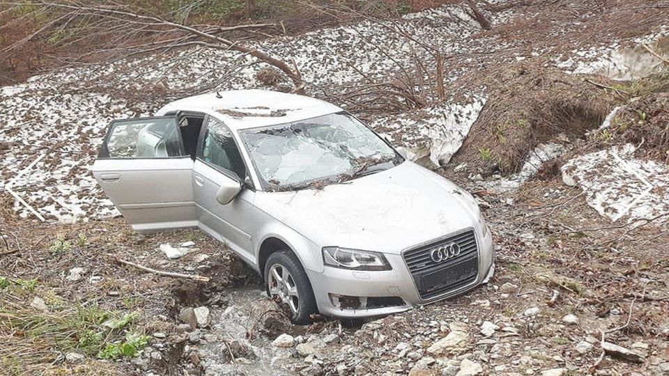 Ukradený vůz se podařilo objevit až po roztání sněhu.