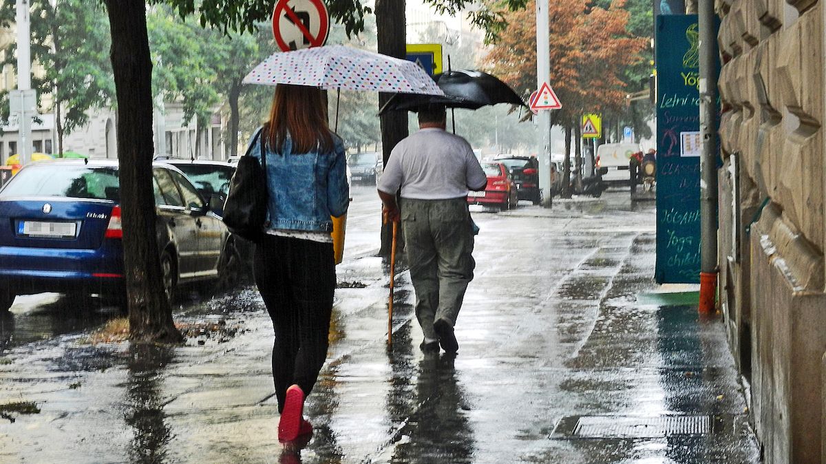 Česko zasáhne vydatný déšť, varovali meteorologové